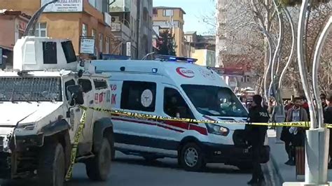 D­i­y­a­r­b­a­k­ı­r­­d­a­ ­s­i­l­a­h­l­ı­ ­k­a­v­g­a­:­ ­2­ ­ö­l­ü­,­ ­1­5­ ­y­a­r­a­l­ı­
